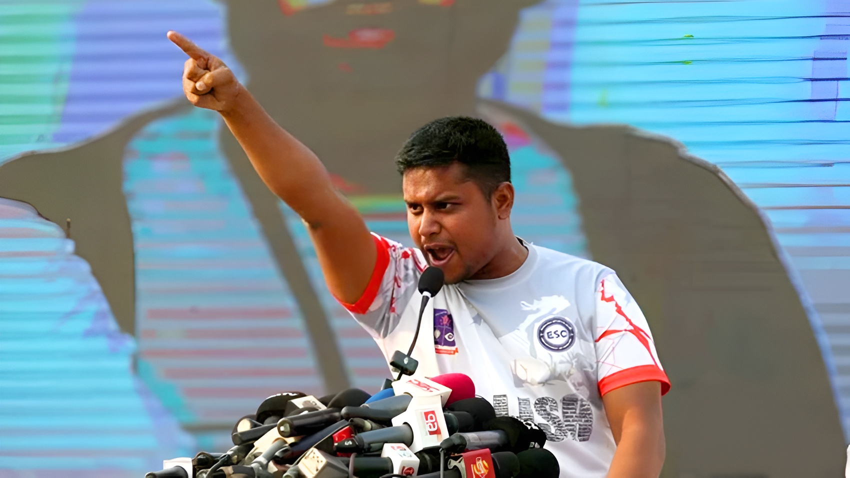 কুমিল্লা-৪ আসনে হাসনাতকে সমর্থন দিলেন খেলাফত মজলিসের প্রার্থী