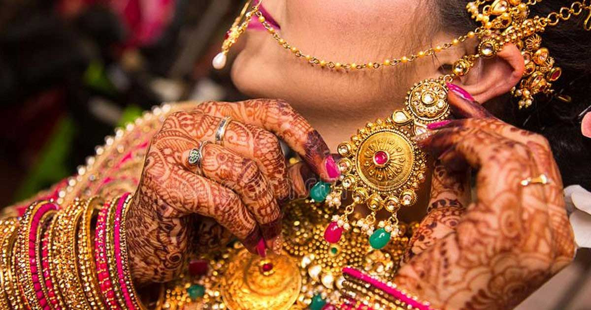 রেকর্ড ভেঙে চুরমার, ১১ ঘণ্টার ব্যবধানে স্বর্ণের দামে বড় লাফ