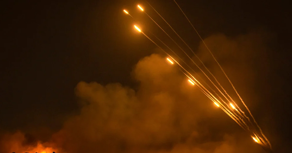 ইসরায়েলের সামরিক ঘাঁটিতে হিজবুল্লাহর রকেট হামলা